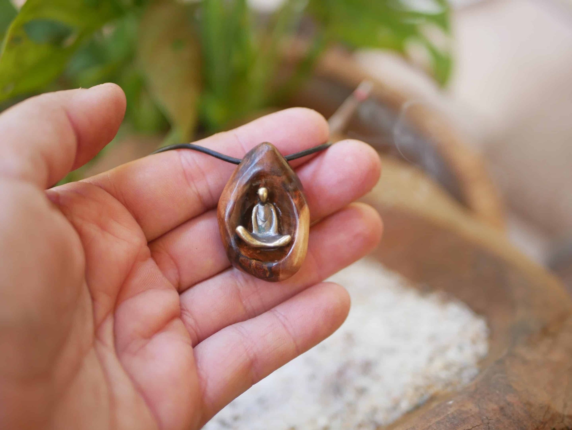 Buddha in Baumperle