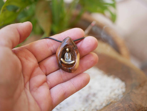Buddha in Baumperle