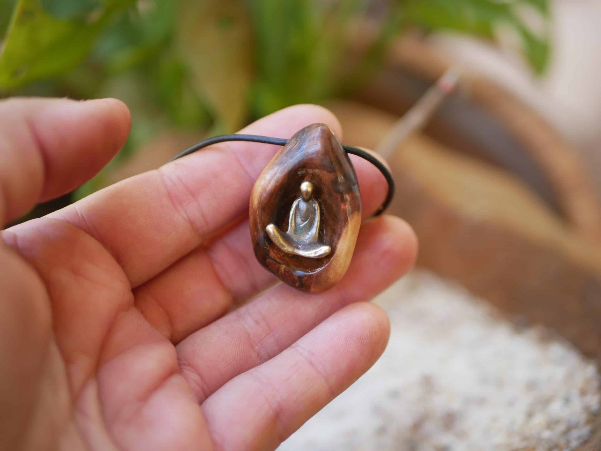 Buddha in Baumperle