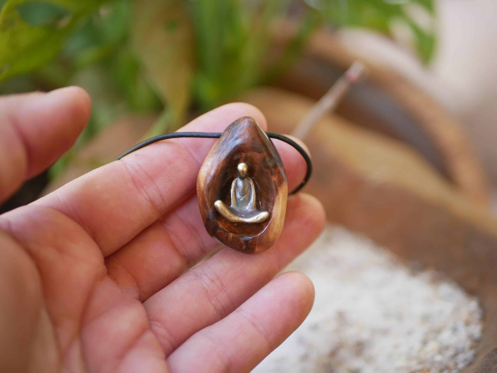 Buddha in Baumperle
