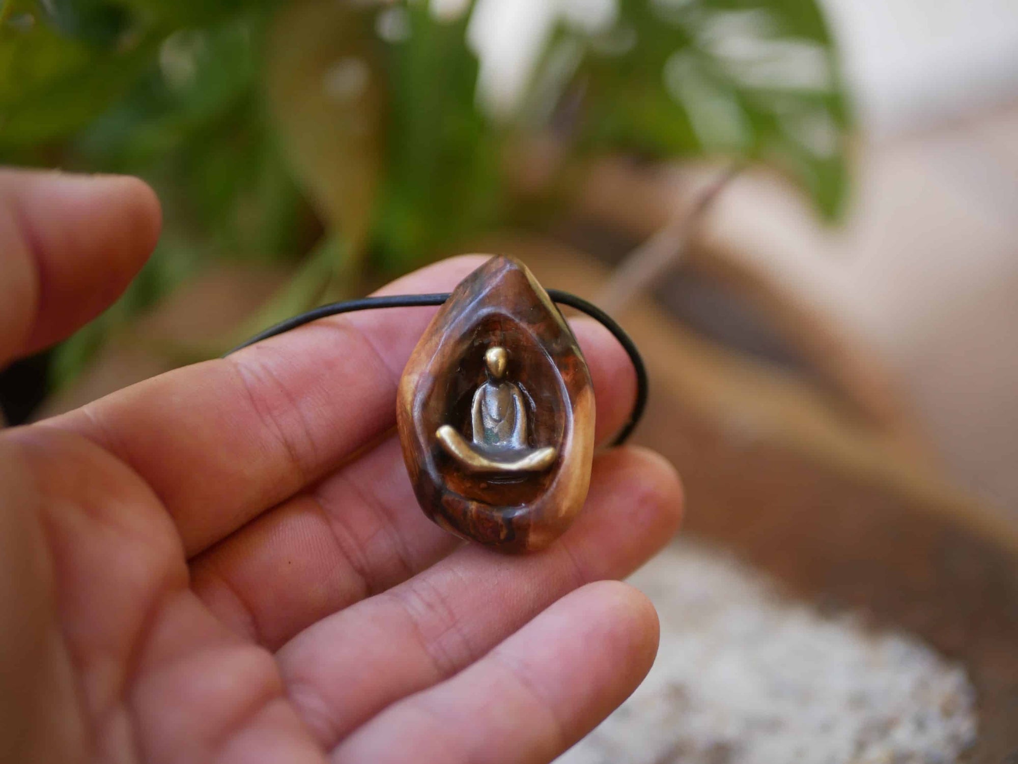 Buddha in Baumperle