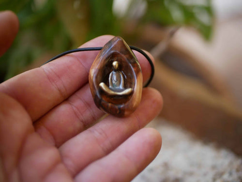 Buddha in Baumperle