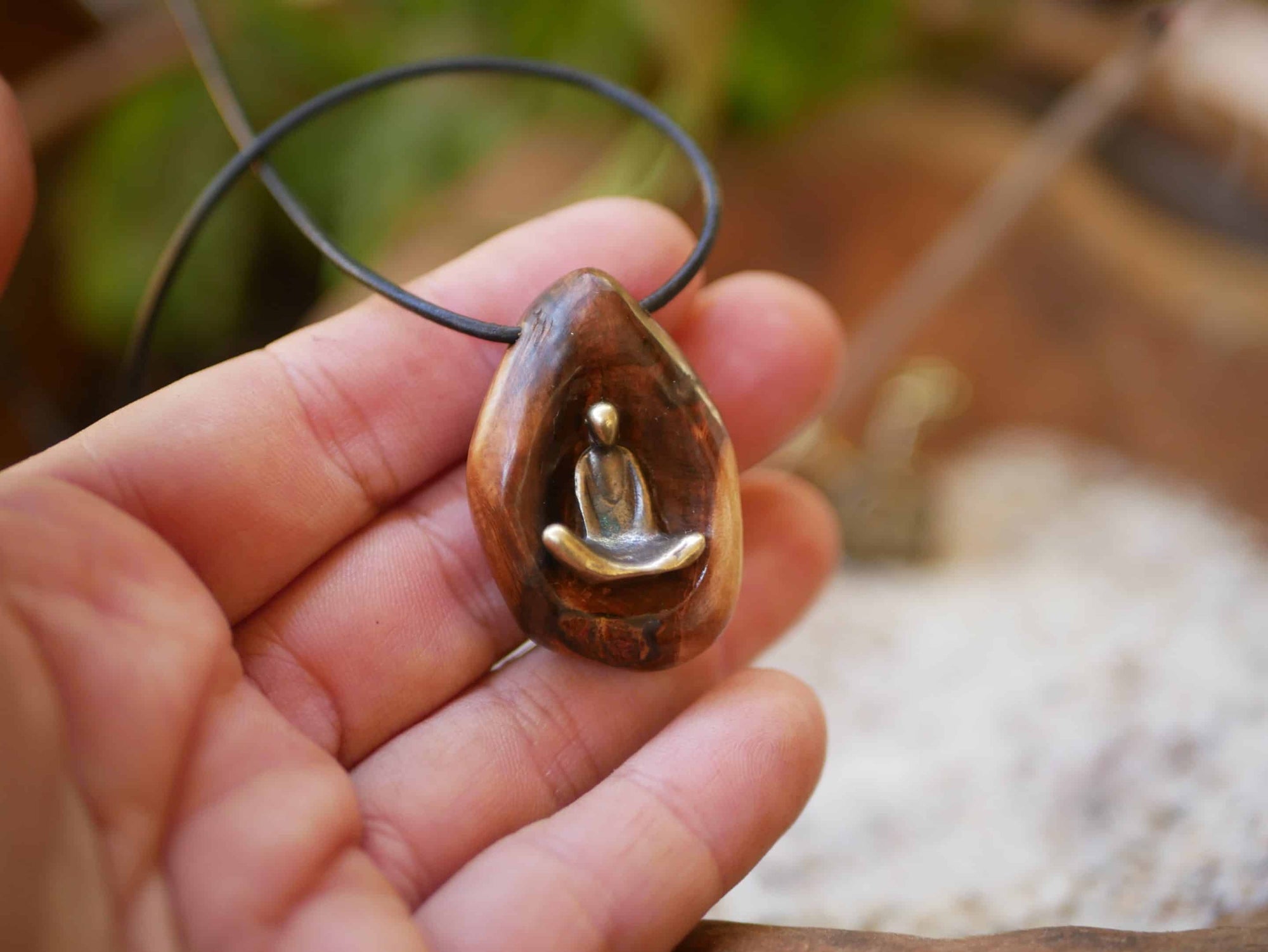 Buddha in Baumperle