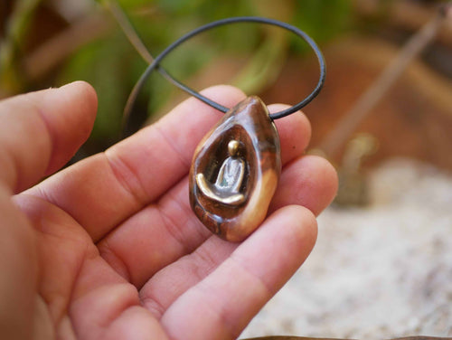 Buddha in Baumperle