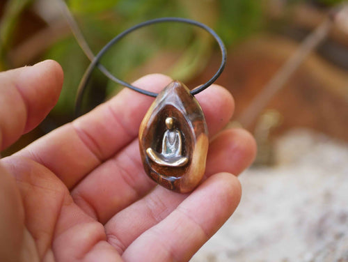 Buddha in Baumperle