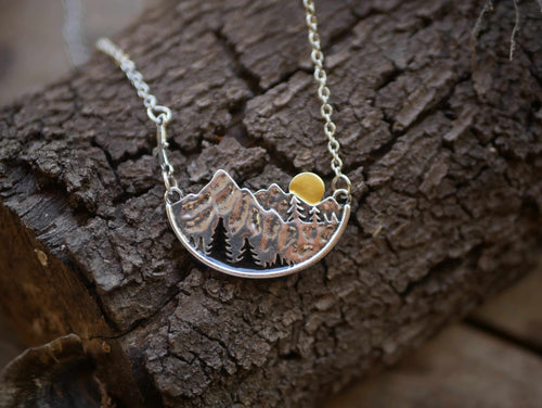 Kette mit Wald und Mond