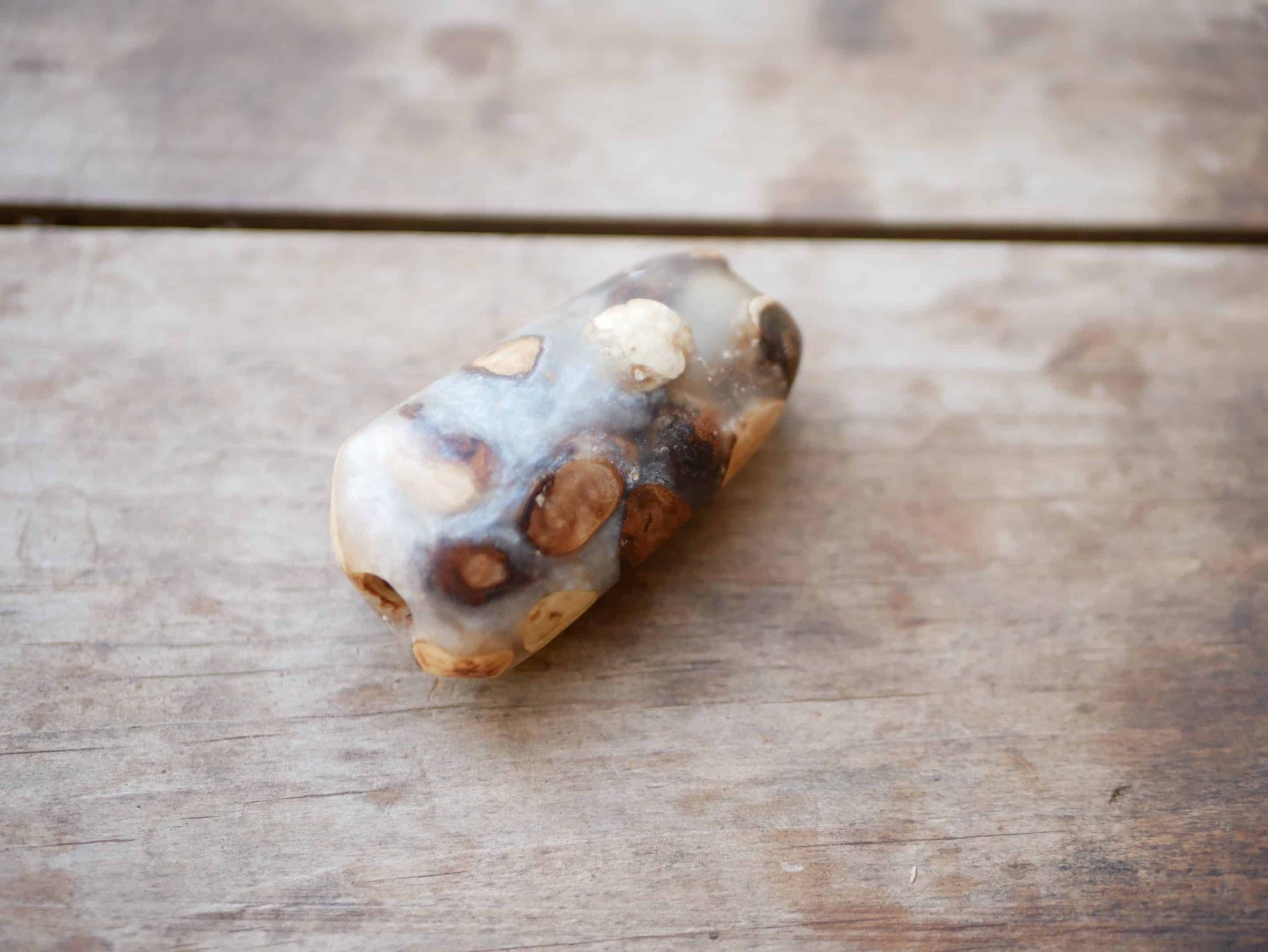 Dreadperle aus Baumperlen und Epoxid