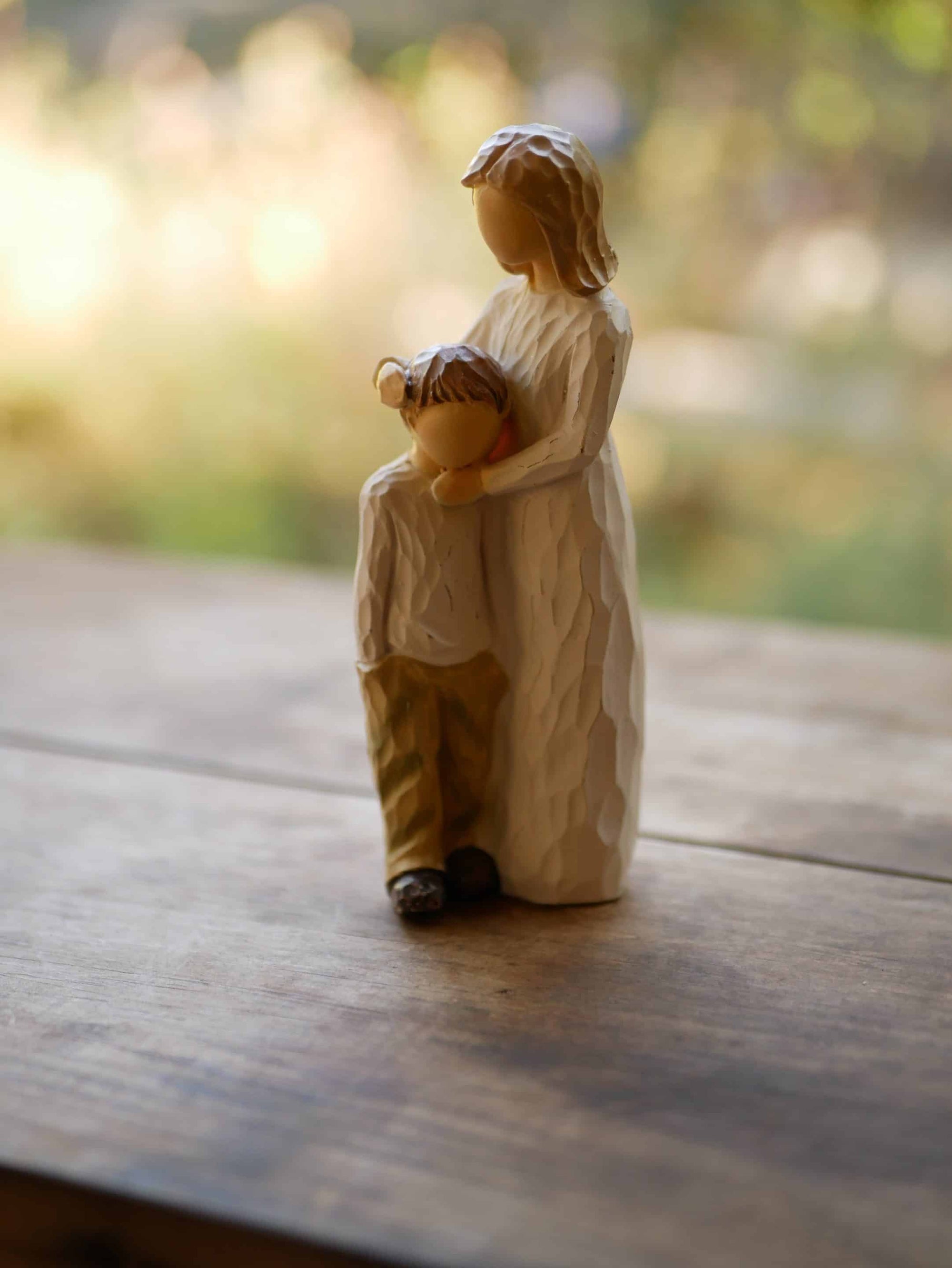 Mutter und Sohn Figur
