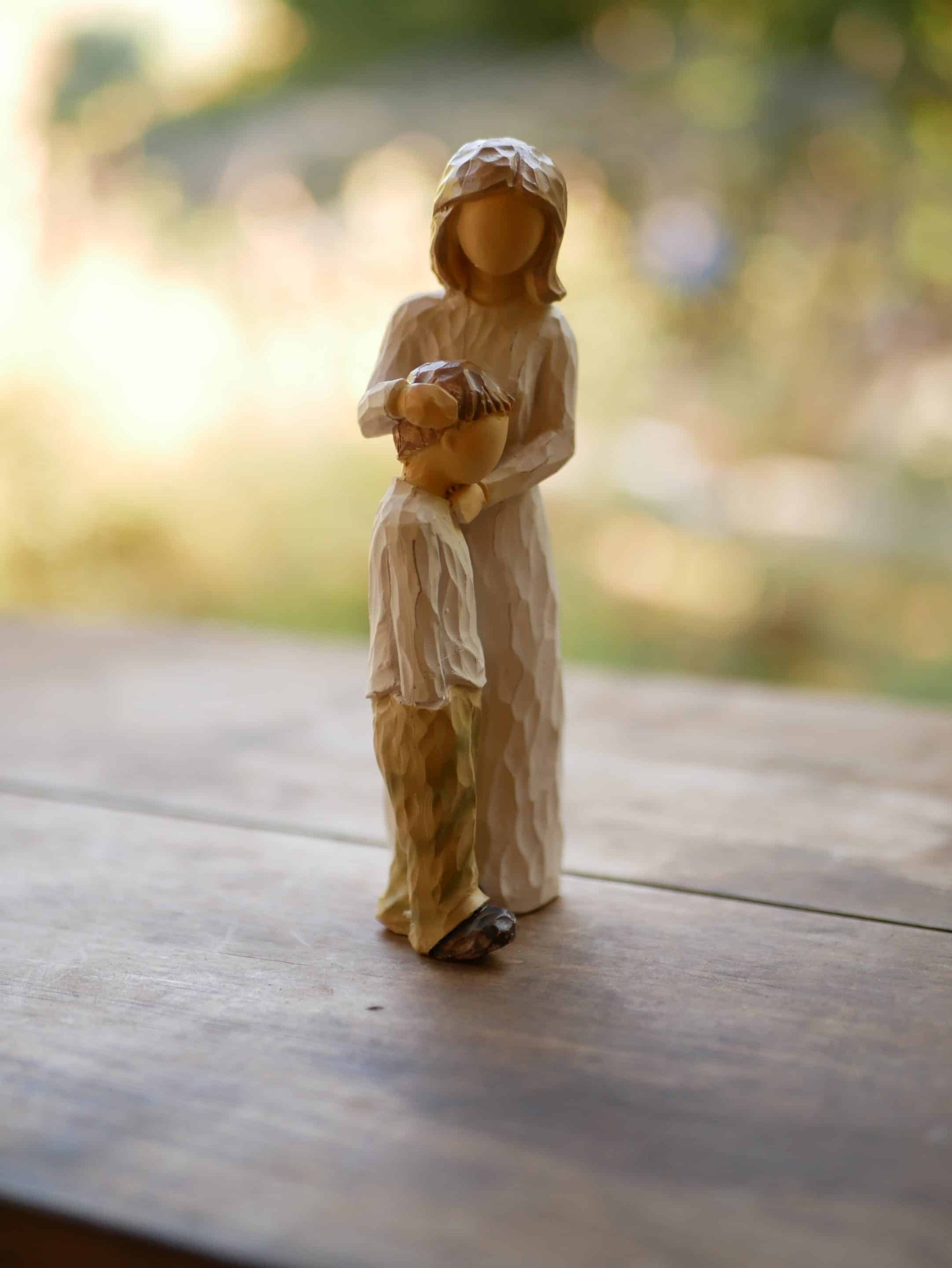 Mutter und Sohn Figur