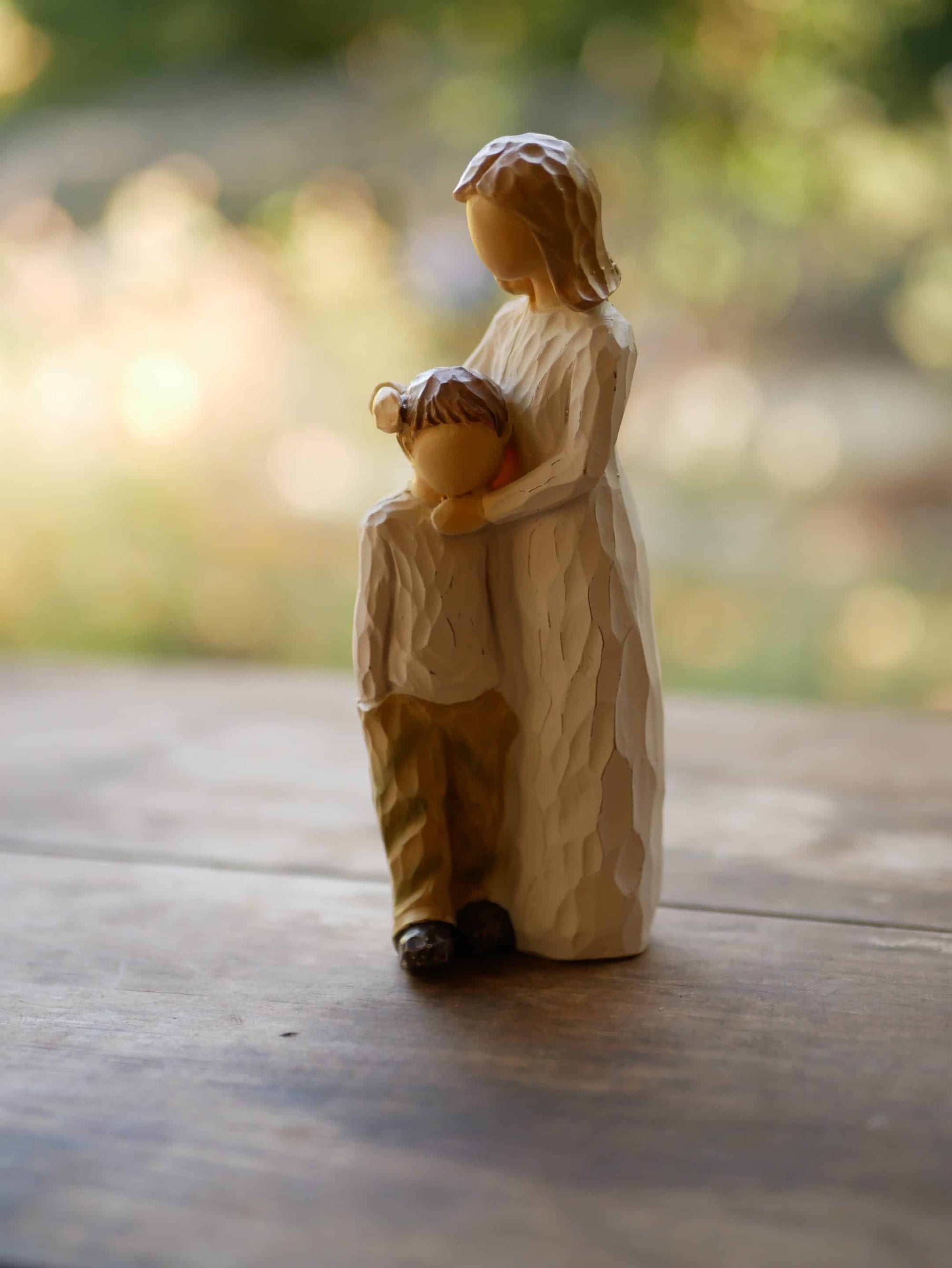 Mutter und Sohn Figur