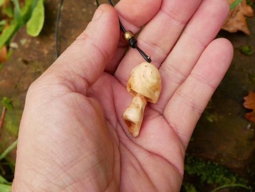 Pilze Kette aus Baumperle
