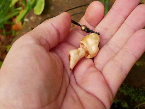 Pilze Kette aus Baumperle
