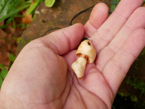 Pilze Kette aus Baumperle