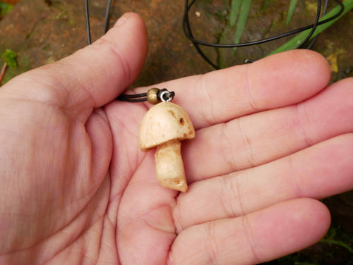 Pilze Kette aus Baumperle