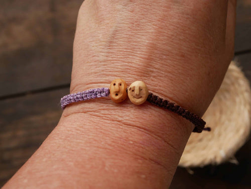 Armband Wichtel aus Baumperle und Makramee