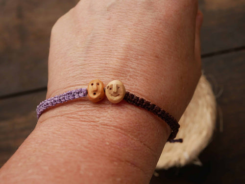 Armband Wichtel aus Baumperle und Makramee