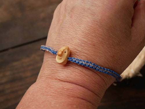 Armband Wichtel aus Baumperle und Makramee