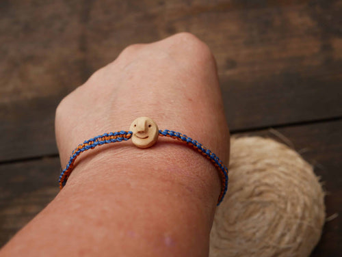 Armband Wichtel aus Baumperle und Makramee