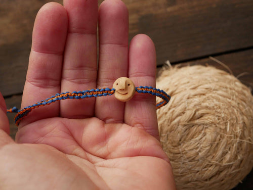 Armband Wichtel aus Baumperle und Makramee