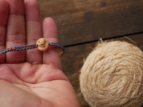 Armband Wichtel aus Baumperle und Makramee