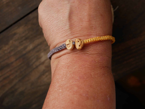 Armband Wichtel aus Baumperle und Makramee