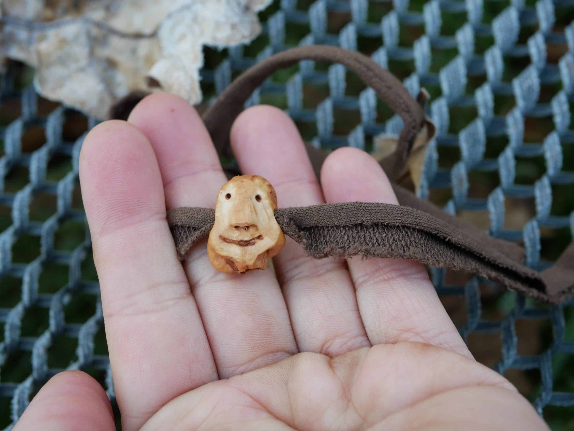 Wickelarmband mit Baumperlen Wichtel