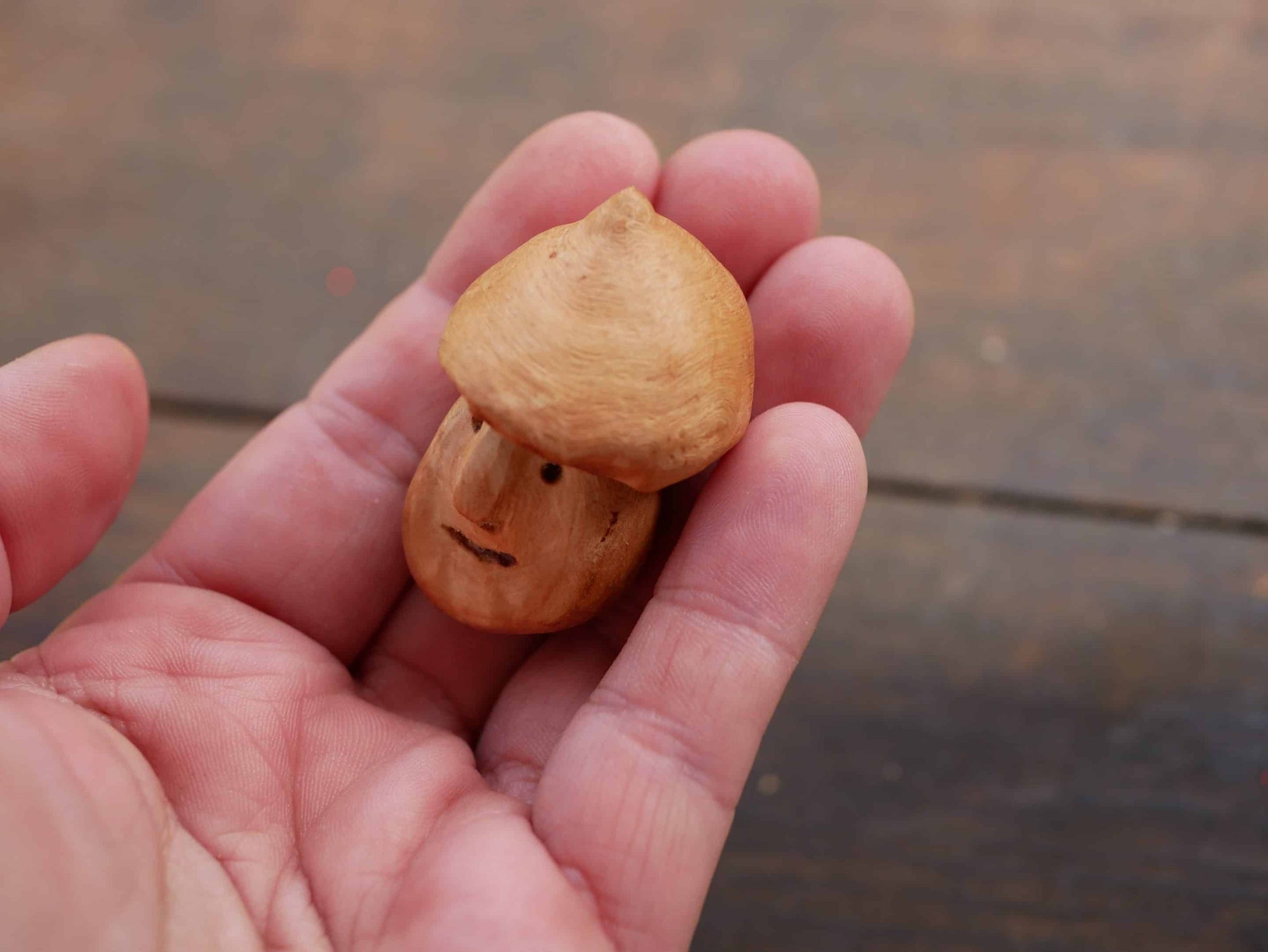 Handschmeichler Zwerg aus Baumperle