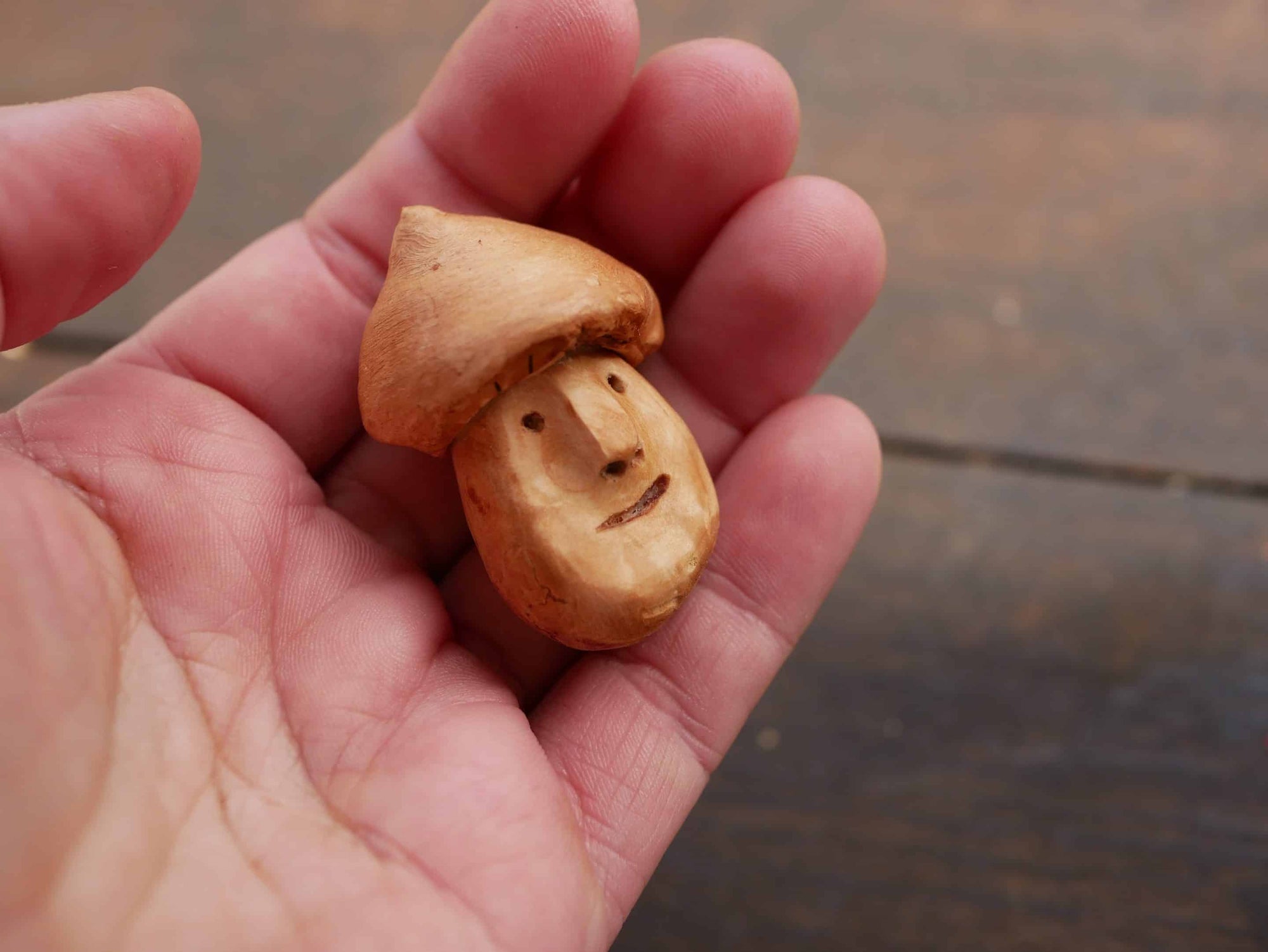Handschmeichler Zwerg aus Baumperle