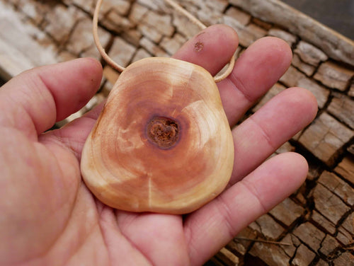 Baumperlenkette mit Button