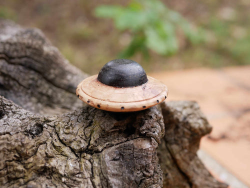 Handschmeichler Ufo aus Baumperle