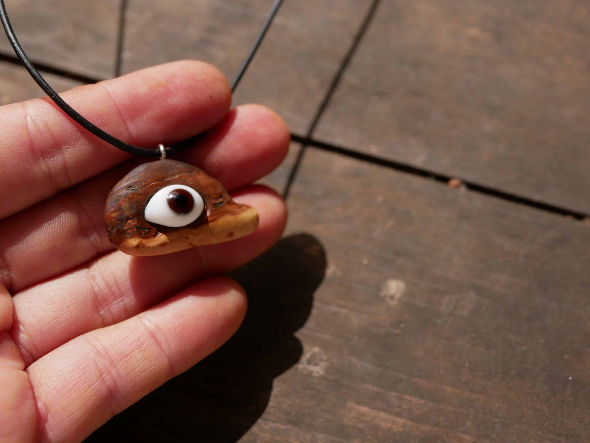 Auge in Baumperle