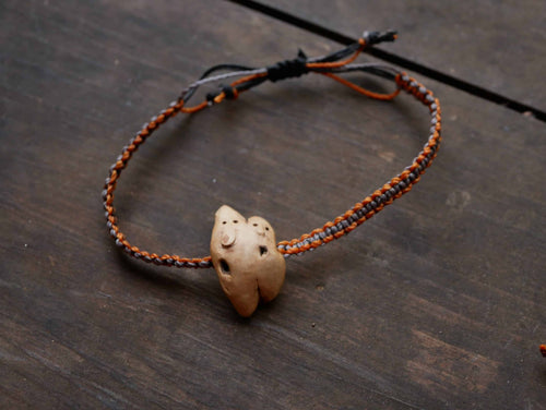 Baumperlen Wichtel Armband Makramee