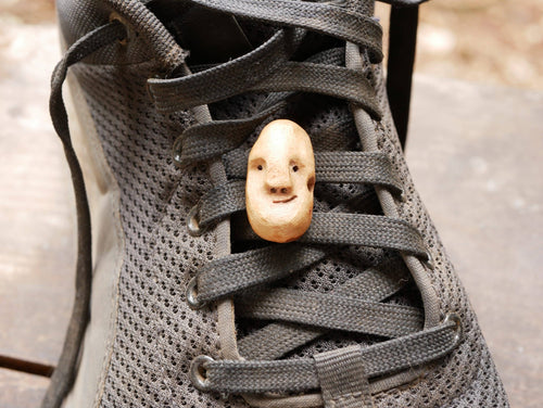 Schuhwichtel aus Baumperle Schuhschmuck für den Schnürsenkel