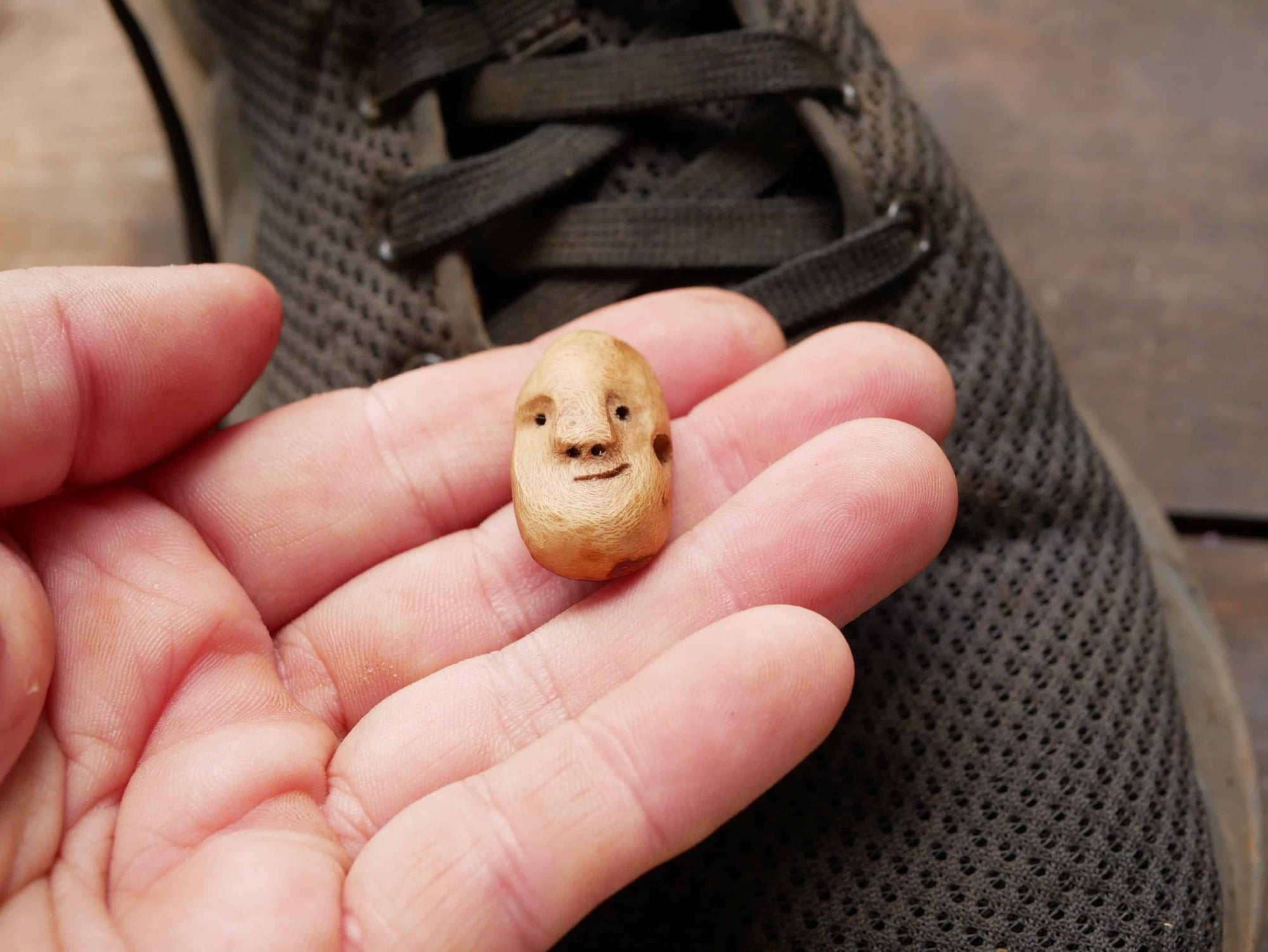 Schuhwichtel aus Baumperle Schuhschmuck für den Schnürsenkel