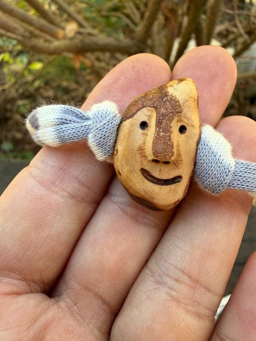 Armbandwichtel Espli handgeschnitzt aus magischer Baumperle