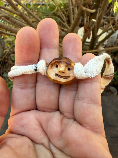 Armbandwichtel Birki handgeschnitzt aus magischer Baumperle
