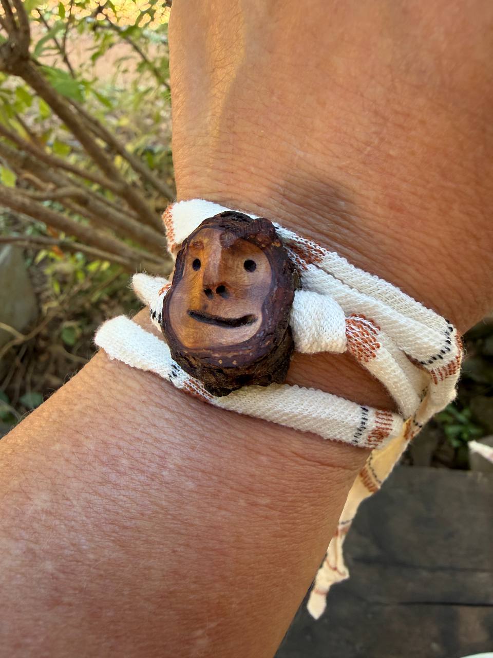 Armbandwichtel Eichli handgeschnitzt aus magischer Baumperle