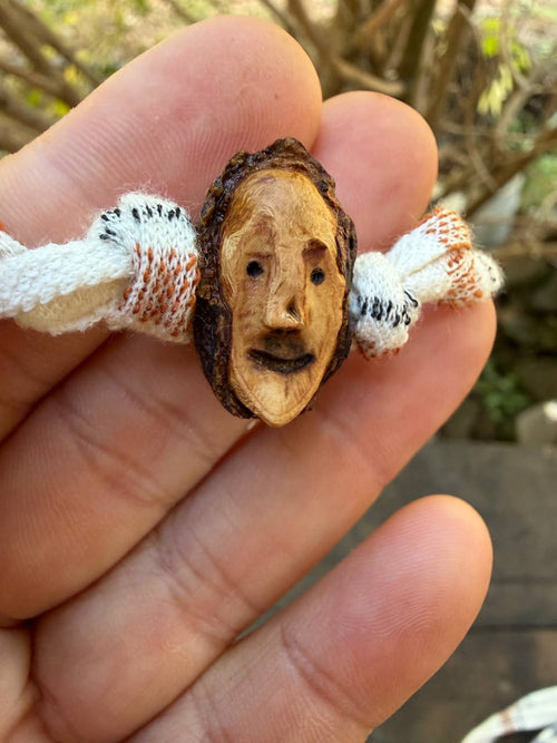 Armbandwichtel Buchi handgeschnitzt aus magischer Baumperle
