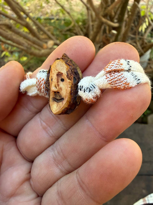 Armbandwichtel Buchi handgeschnitzt aus magischer Baumperle