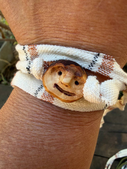 Armbandwichtel Birki handgeschnitzt aus magischer Baumperle
