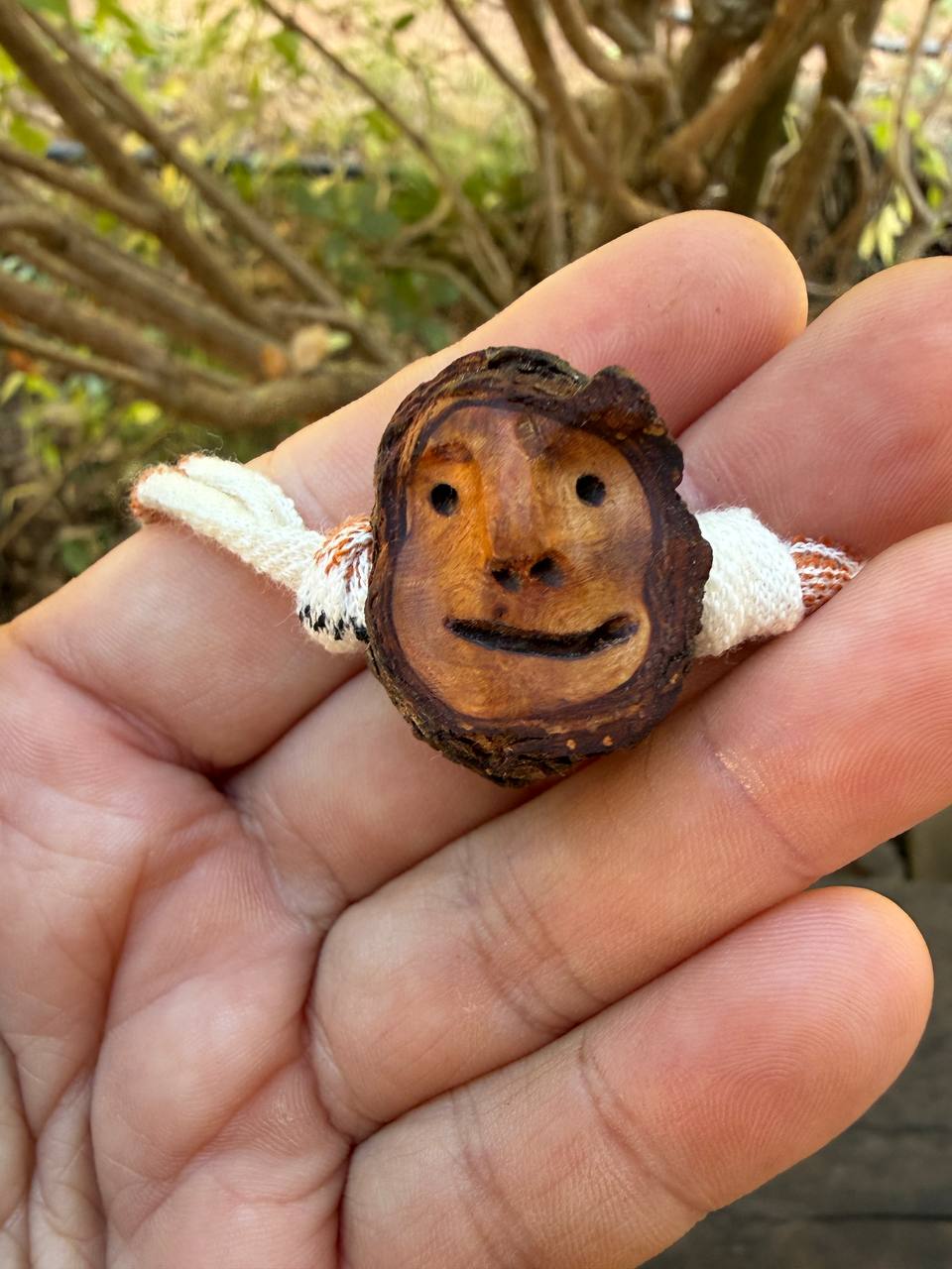 Armbandwichtel Eichli handgeschnitzt aus magischer Baumperle