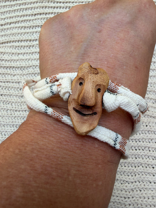 Armbandwichtel Thalindir handgeschnitzt aus magischer Baumperle