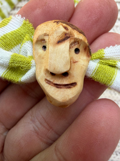 Armbandwichtel Faendriel handgeschnitzt aus magischer Baumperle