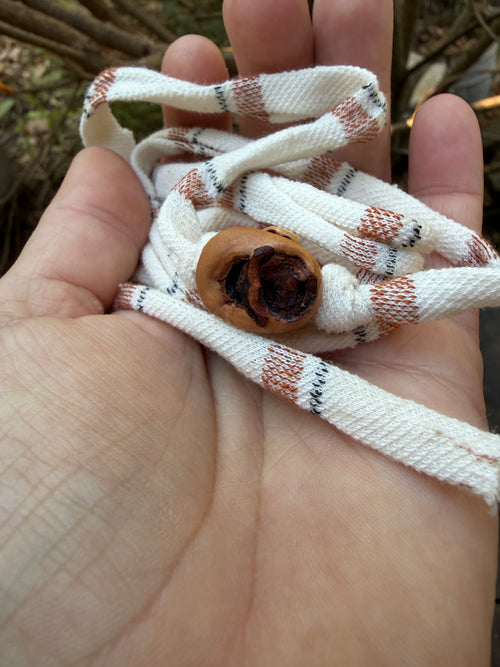 Armbandwichtel Mondgucker handgeschnitzt aus magischer Baumperle