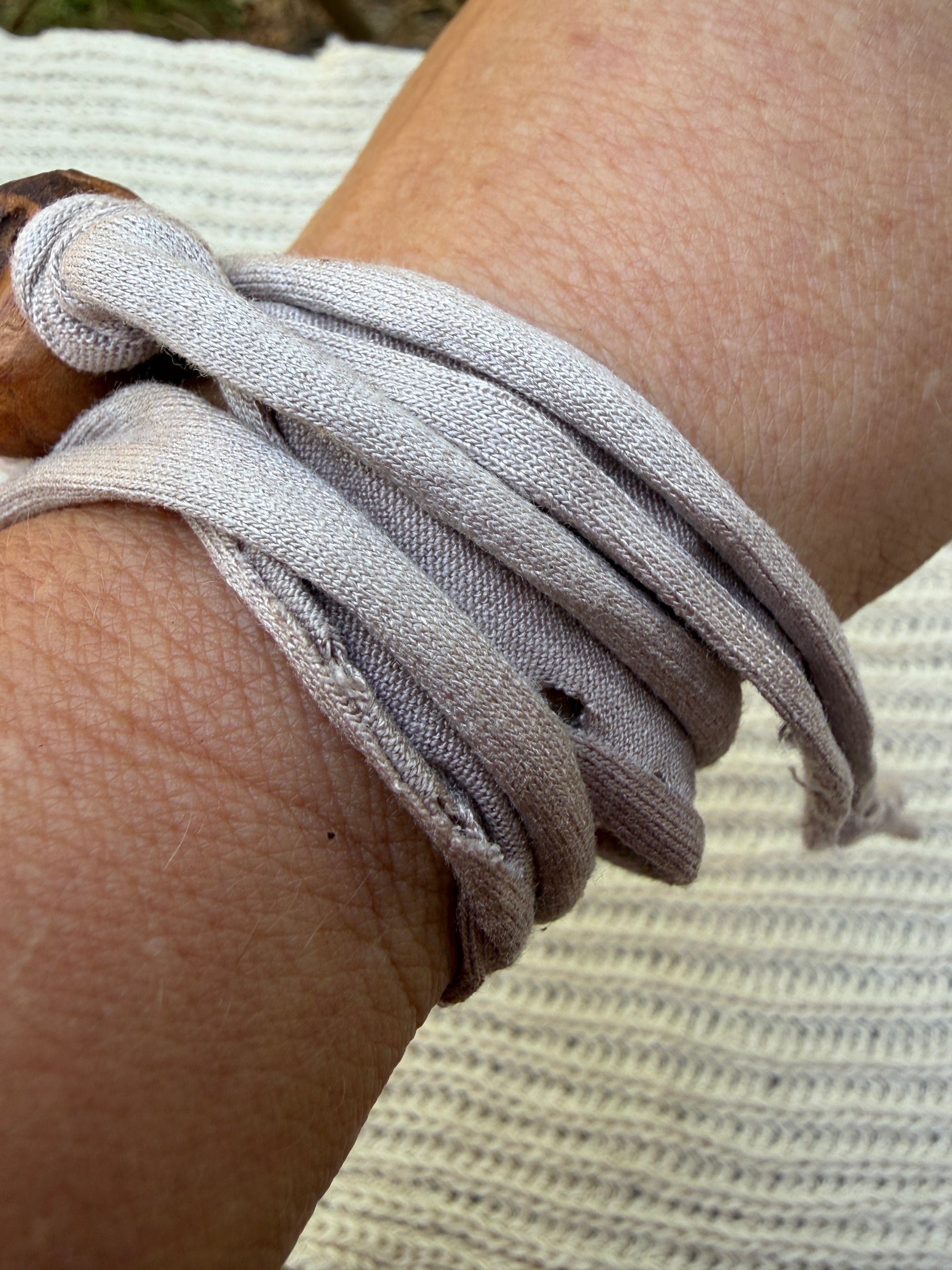 Armbandwichtel Purtzi handgeschnitzt aus magischer Baumperle