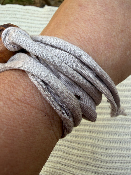 Armbandwichtel Purtzi handgeschnitzt aus magischer Baumperle