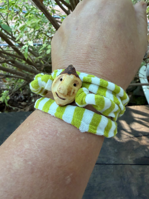 Armbandwichtel Drunik handgeschnitzt aus magischer Baumperle
