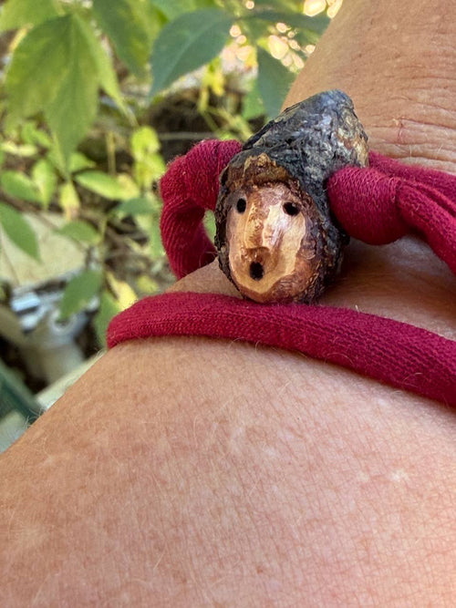 Armbandwichtel Rindel handgeschnitzt aus magischer Baumperle