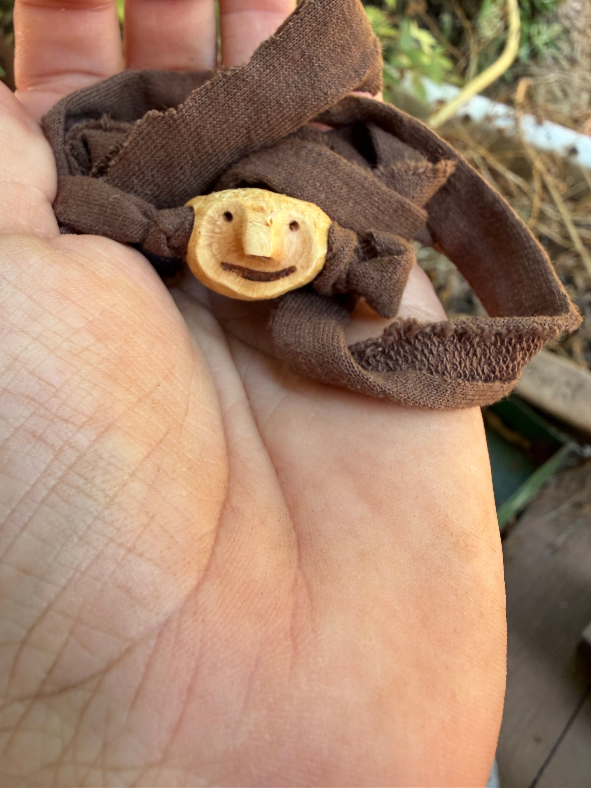 Armbandwichtel Drollo handgeschnitzt aus magischer Baumperle