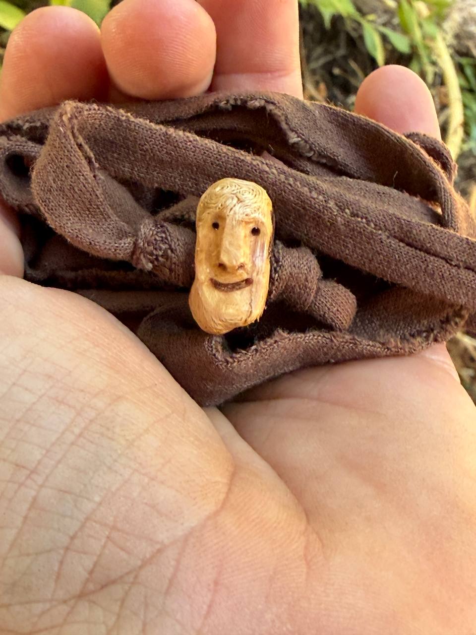 Armbandwichtel Fjorn handgeschnitzt aus magischer Baumperle
